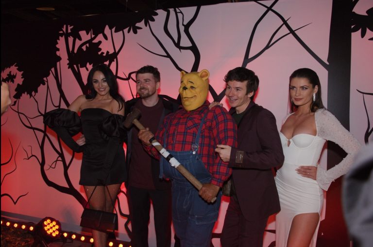 ASI SE VIVIÓ LA PREMIERE MUNDIAL DE WINNIE THE POOH: MIEL Y SANGRE EN LA CDMX
